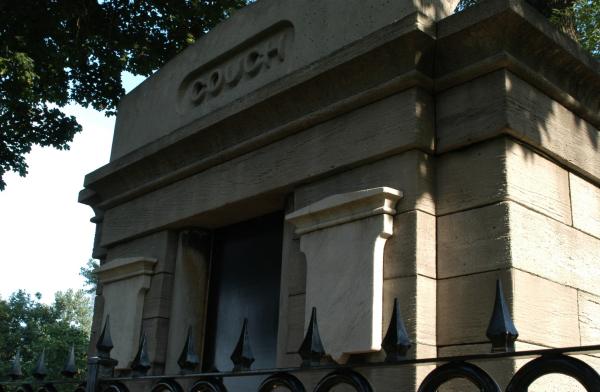 Chicago City Cemetery:Couch Mausoleum