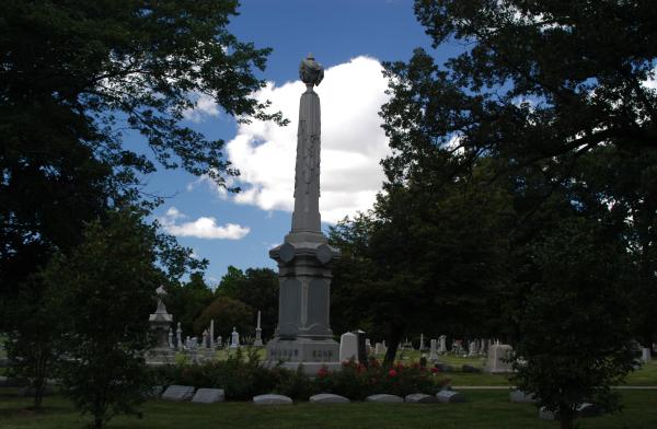 Kohn/Manns monument: Forest Home Cemetery