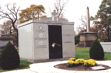 Oak Woods Cemetery: Mayor Harold Washington  