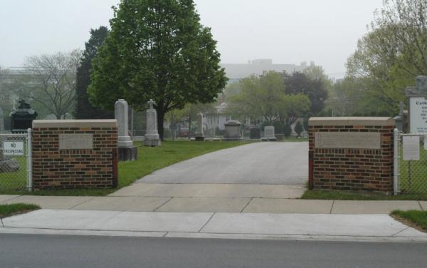 Saint Peter Catholic Cemetery:Entrance
