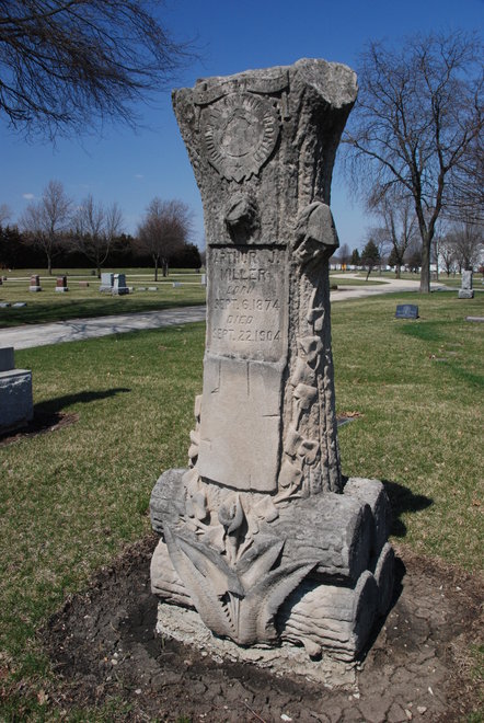 Mound Grove Cemetery: Arthur Miller, Woodman