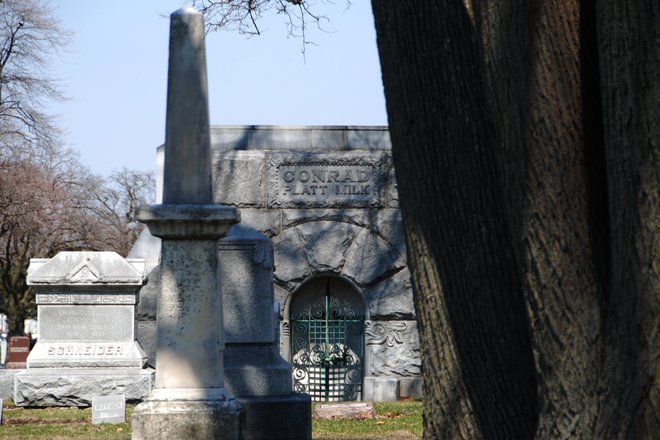 Mound Grove Cemetery: Conrad Mausoleum