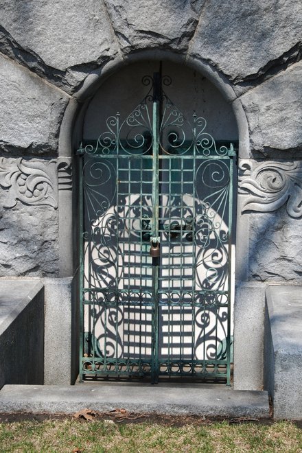 Mound Grove Cemetery: Conrad Platt Milk mausoleum