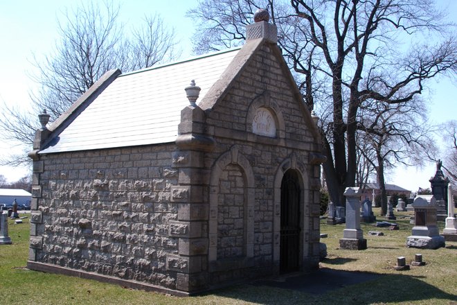 Mound Grove Cemetery: Cook Mausoleum