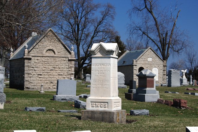 Mound Grove Cemetery: Frank Enos
