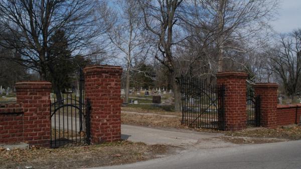 Upper Alton Cemetery:Brick entrance