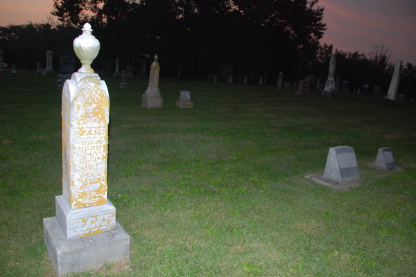 Evangelical St. Marcus Cemetery: Hecke