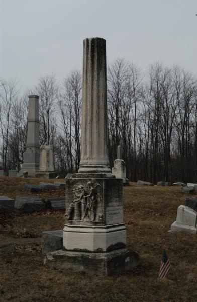 Springdale Cemetery, Peoria:Broken column