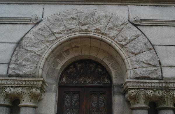 Springdale Cemetery, Peoria:Corning-DeForest Mausoleum