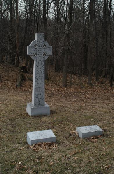 Springdale Cemetery, Peoria:Noonan - Celtic Cross