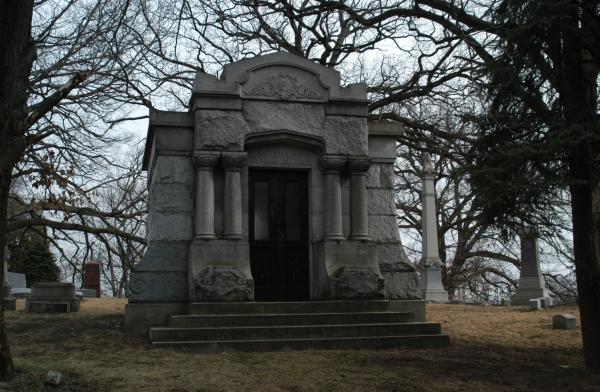 Springdale Cemetery, Peoria:Woolner