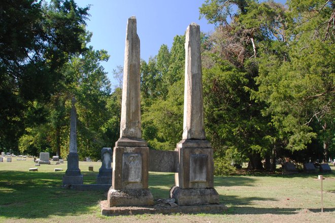 Cairo City Cemetery: Dr. Daniel Arter