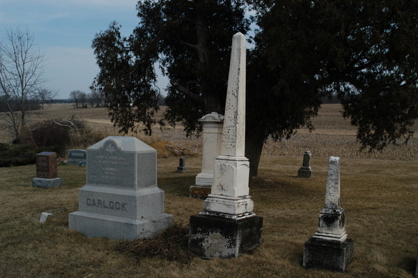 Democratic and Republican Cemeteries of Carlock: Slender monuments
