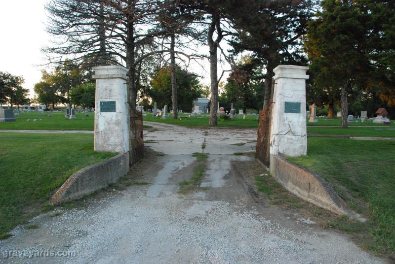 Oaklawn Cemetery