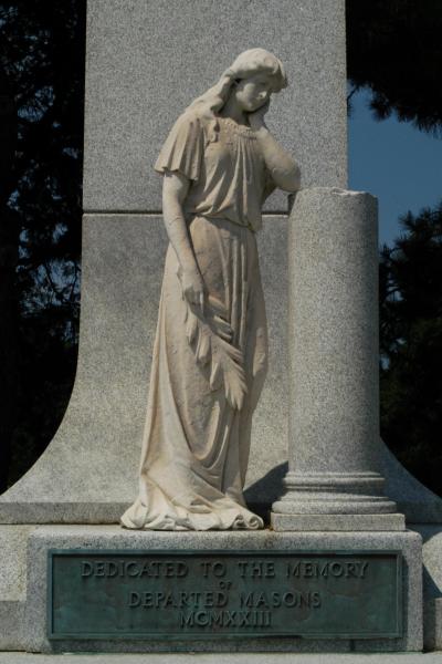 Acacia Park Cemetery and Mausoleum:East Obelisk Statue
