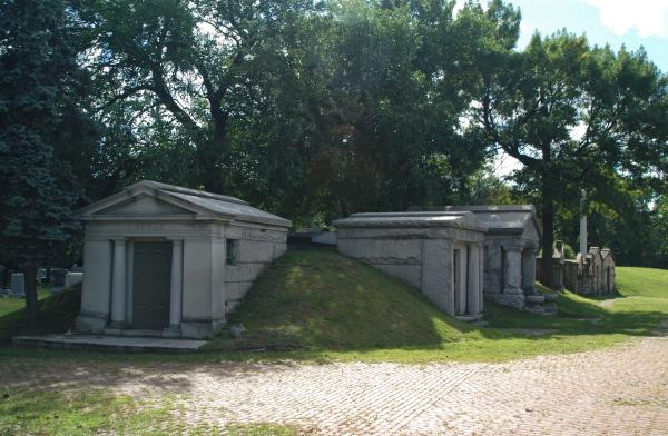 Mausoleum Ridge Forest Home Cemetery