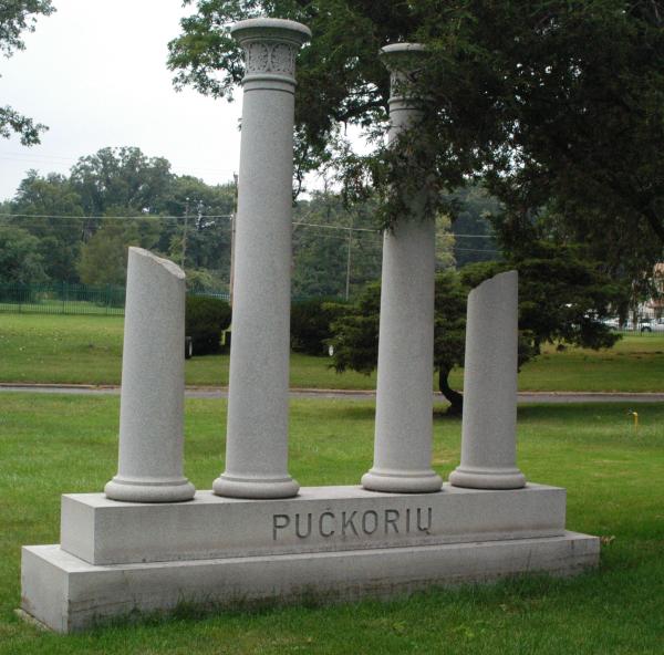Puckoriu: Lithuanian National Cemetery