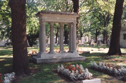 Rosehill Cemetery and Mausoleum:Stern-Dreyfus Monument