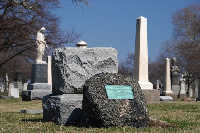Mound Grove Cemetery: General Thomas Donovan