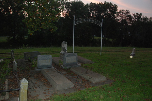 Evangelical St. Marcus Cemetery: entrance arch from behind