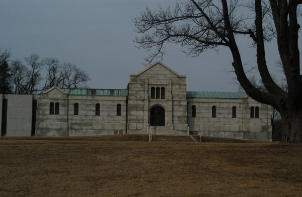 Springdale Cemetery, Peoria:Community Mausoleum