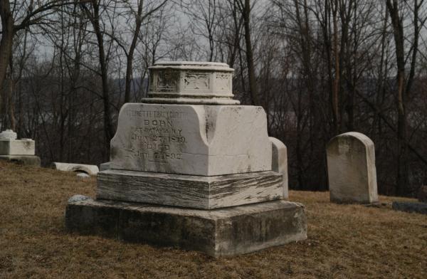 Springdale Cemetery, Peoria:Curtenius