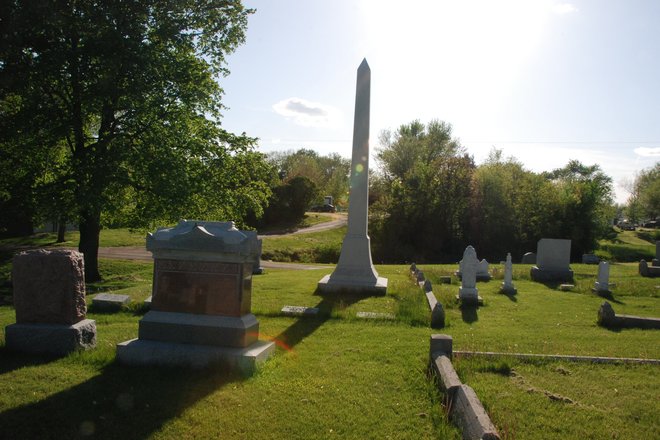 Rushville City Cemetery: Hemphill obelisk