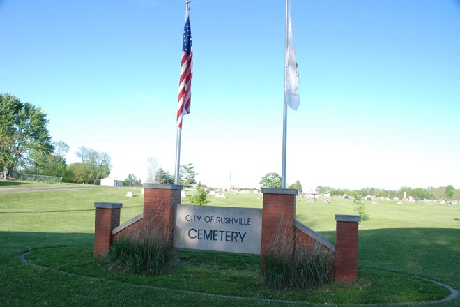 Rushville City Cemetery: modern entrance sign