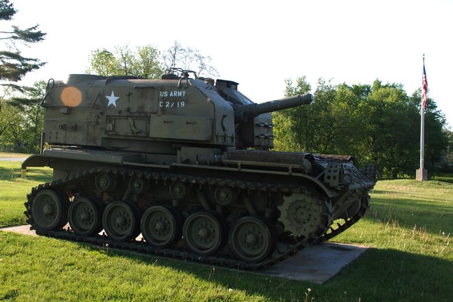 Rushville City Cemetery: US Army tank