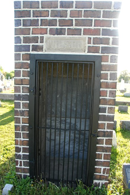 Rushville City Cemetery: Wilson Mausoleum