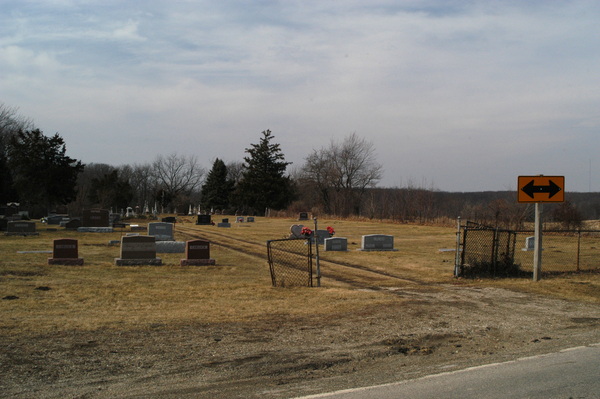 Democratic and Republican Cemeteries of Carlock: Democratic Cemetery: Entrance