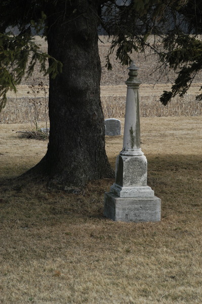 Democratic and Republican Cemeteries of Carlock: Short shaft